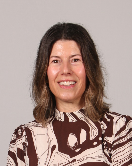 Robyn MacKenzie
